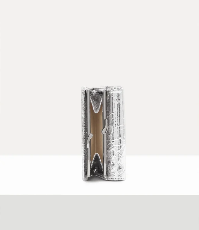 Cartera pequeña con marco