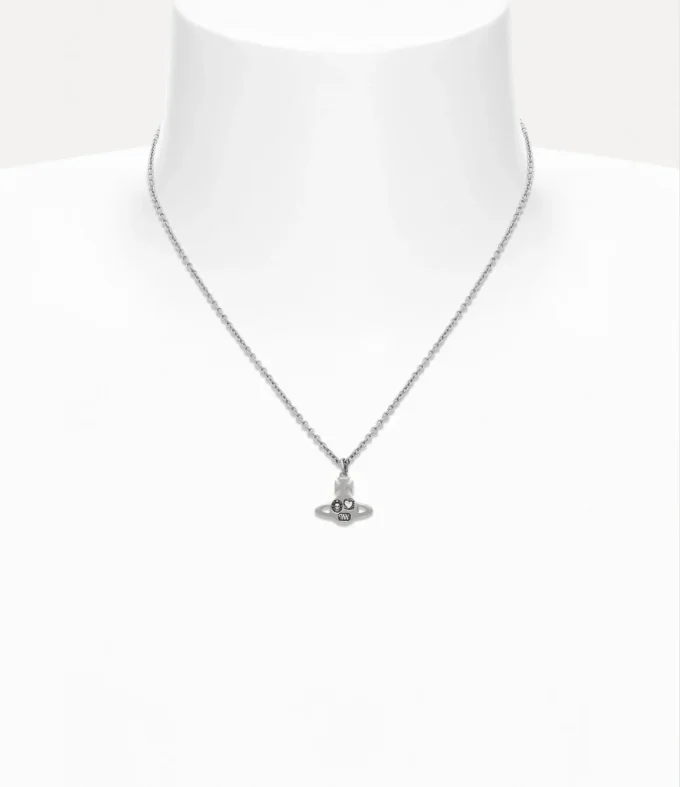 Collar con colgante Crispin