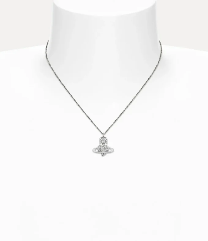 Collar con colgante en bajorrelieve Valentine’s Agnatha