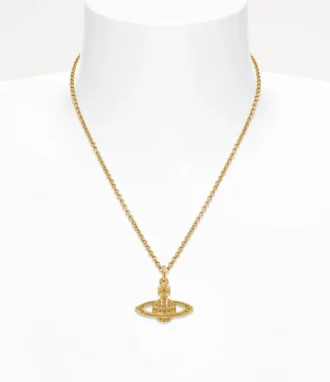 Collar con colgante mini bajorrelieve