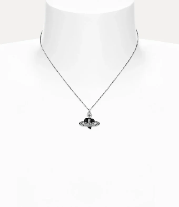 Nuevo collar con colgante de corazón de diamantes
